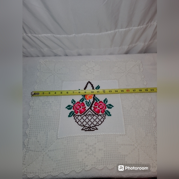 Hand Embroidered Flower Basket Cross Stitch Linen White Laced Edge 18" X 19" - Picture 6 of 7